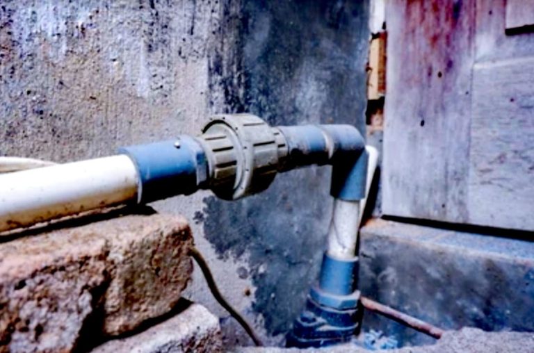 Memasang pompa air yang benar